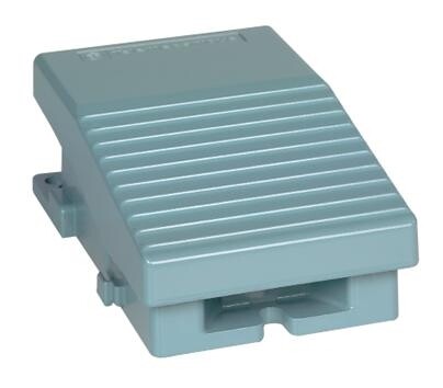 МЕТАЛ. ПЕДАЛЬНЫЙ ПЕРЕКЛЮЧАТЕЛЬ | XPEM111EX | Schneider Electric