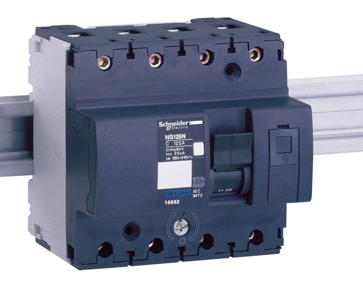 Выключатель автоматический четырехполюсный NG125L 63А B 50кА | 18775 | Schneider Electric