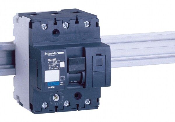 Выключатель автоматический трехполюсный NG125L 50А D 50кА | 18854 | Schneider Electric